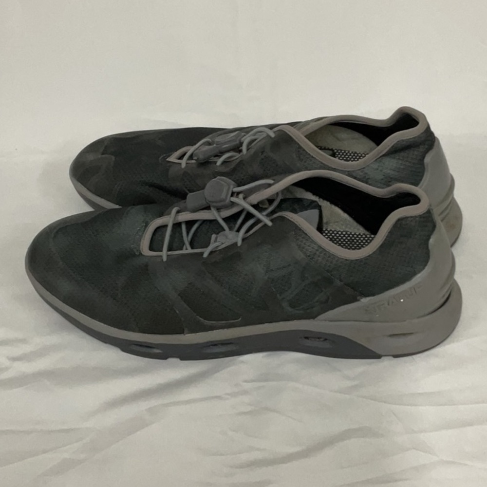 EUC Mens Xtratuf slip on sneaker shoes